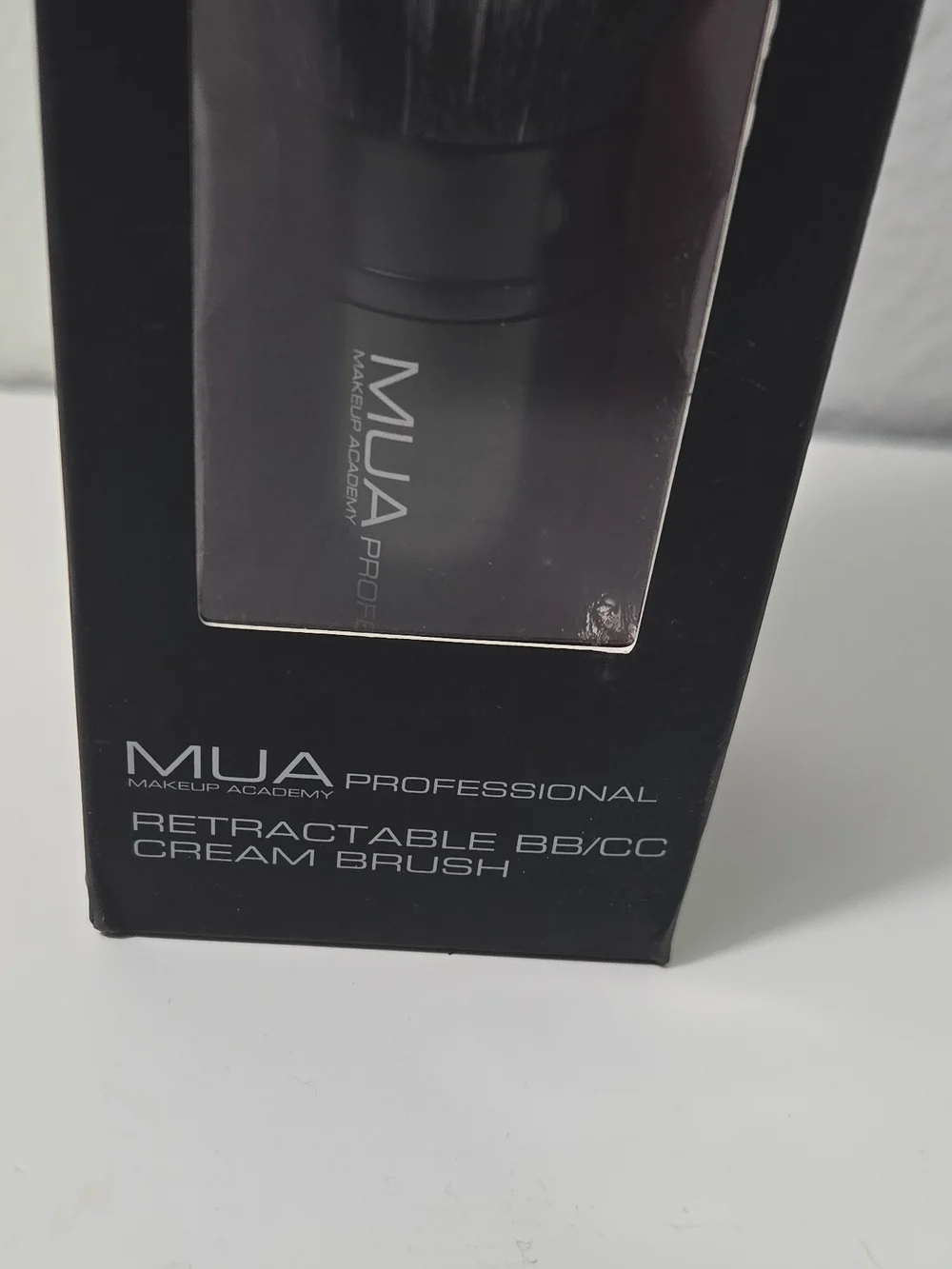 Retractable Cream Brush - Black